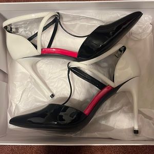 Calvin Klein Black/PLT White heel size 6.5